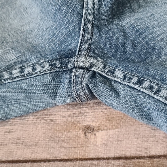 Arizona Jean Co. medium wash jean shorts with 10" inseam - Picture 4 of 8